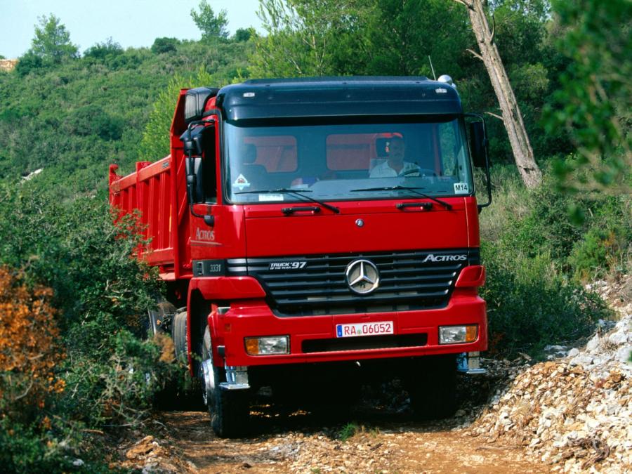  Mercedes-Benz Actros 3331 1997 года  (фото 7 из 9)
